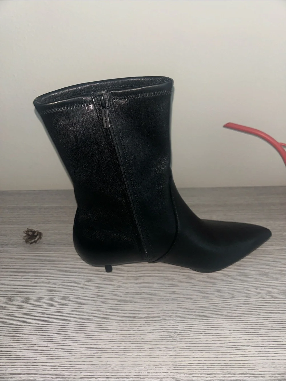 Veronica Beard Lisa Black Stretch Leather Short Boot, 45mm Kitten Heel EUC